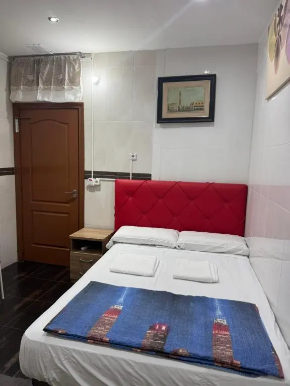 Hostal Granvia 628