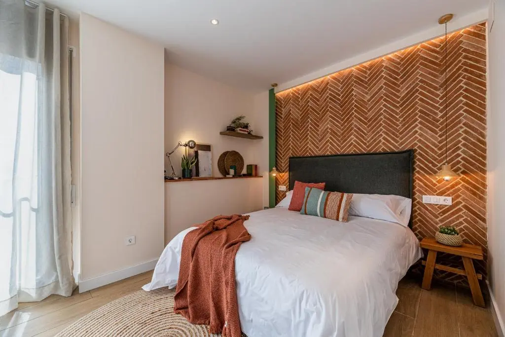 VESTAL SUITES DOMO