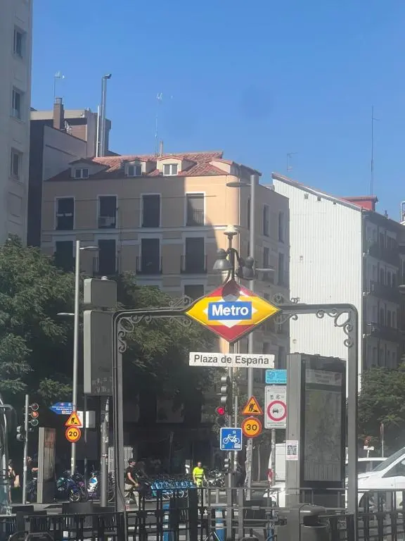 FLOR HOSTEL CAPSULES